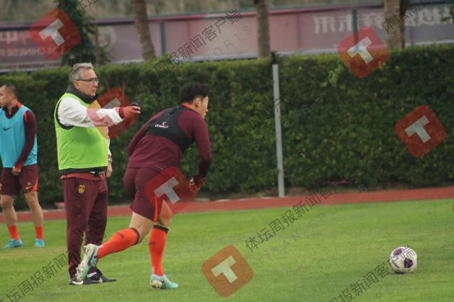 kaiyun-国足屯兵海口坚持血性+激情 苦练体能志在3月抢分