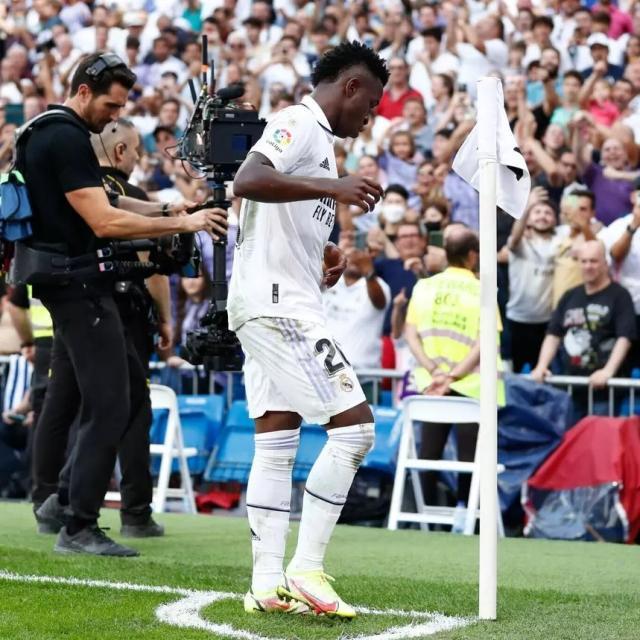 开云app下载-马德里德比火药味升级 维尼修斯为何受到网暴？